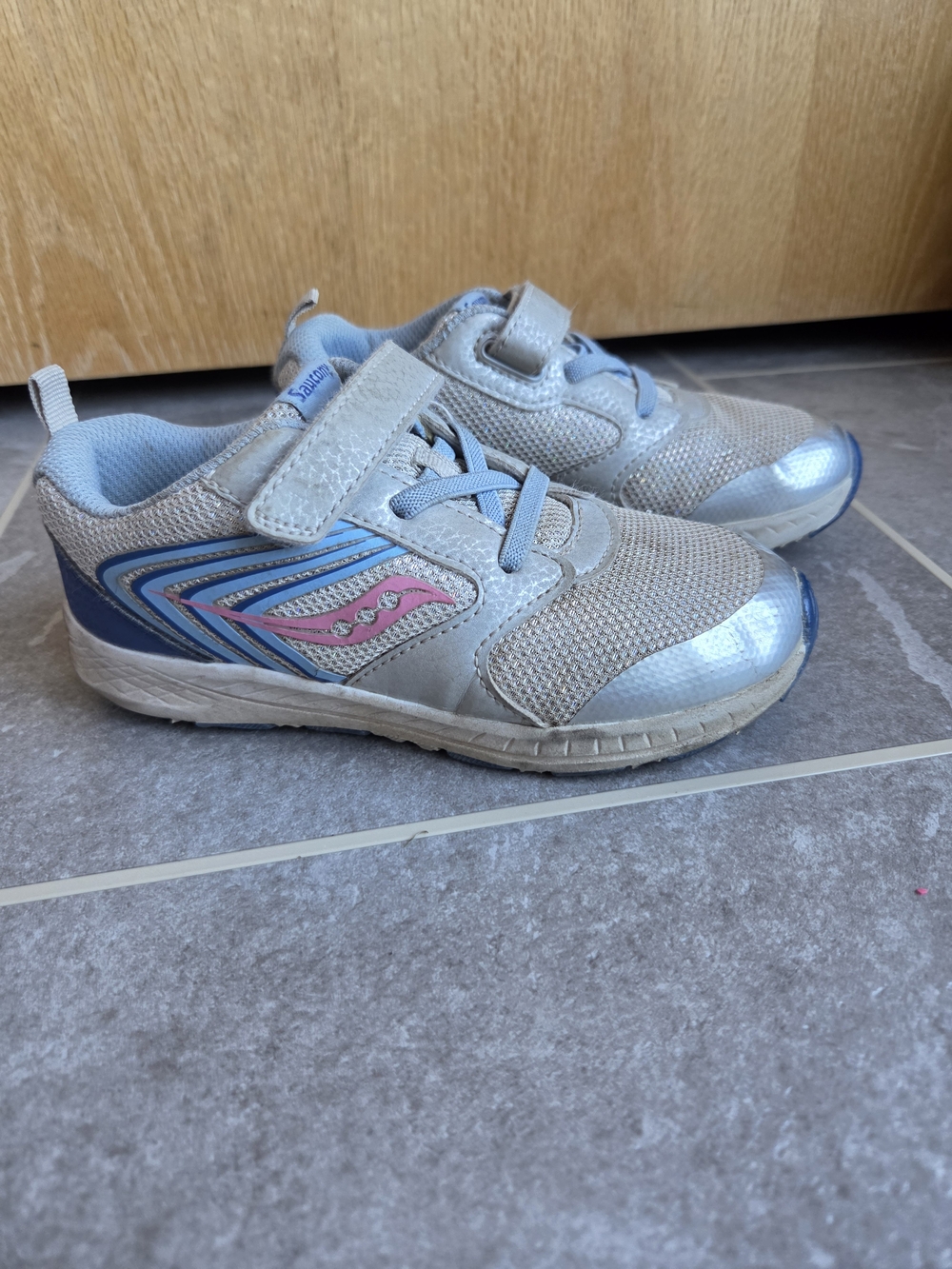 Size 11 Saucony Girls Shoes